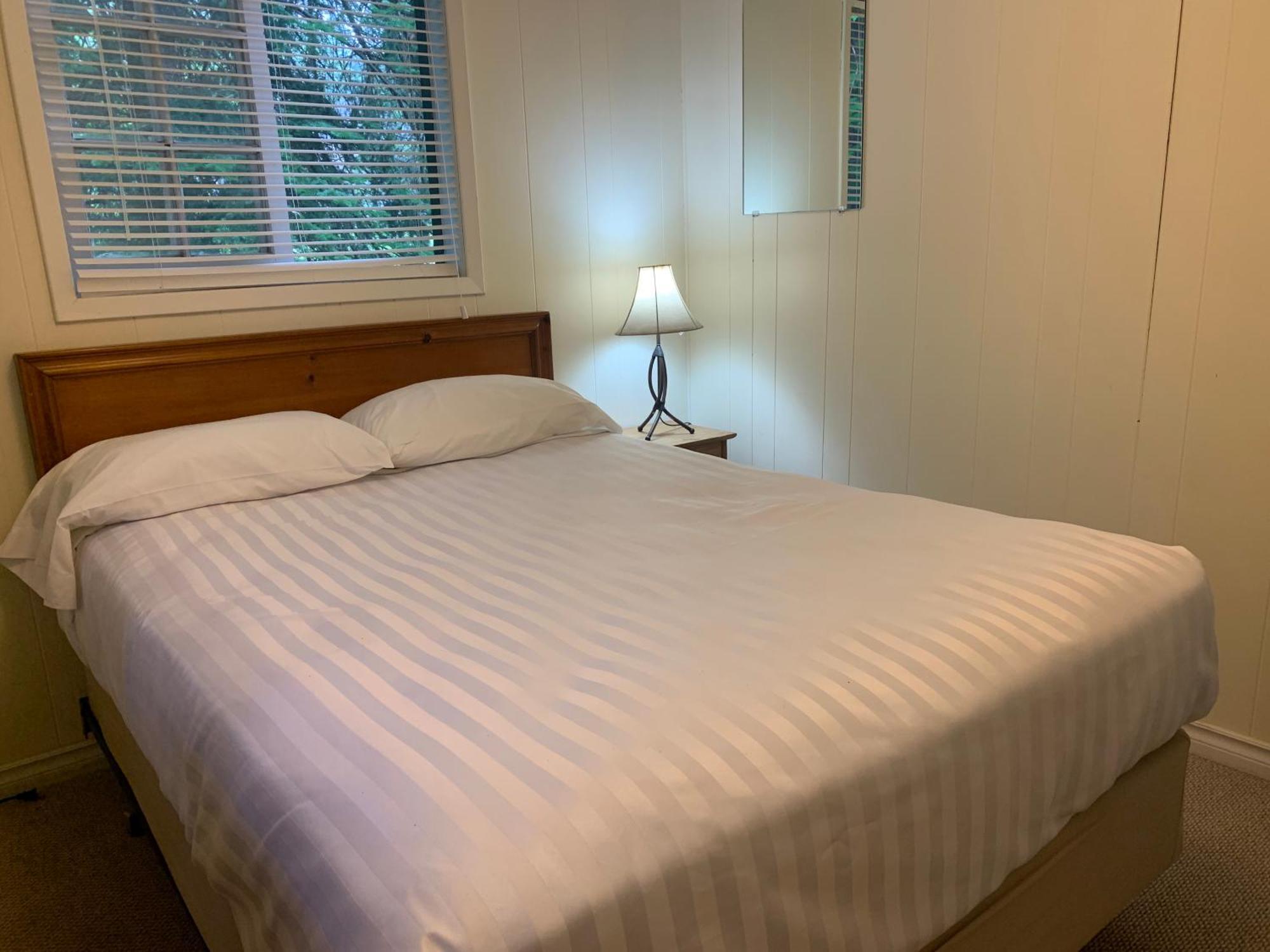 Colonial Bay Motel&Cottages Huntsville Esterno foto