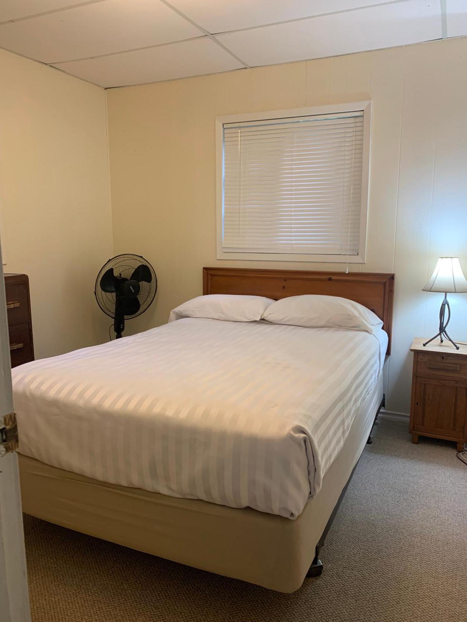 Colonial Bay Motel&Cottages Huntsville Esterno foto