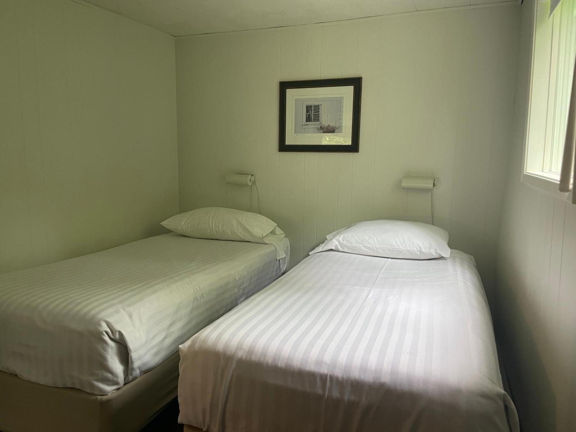 Colonial Bay Motel&Cottages Huntsville Esterno foto
