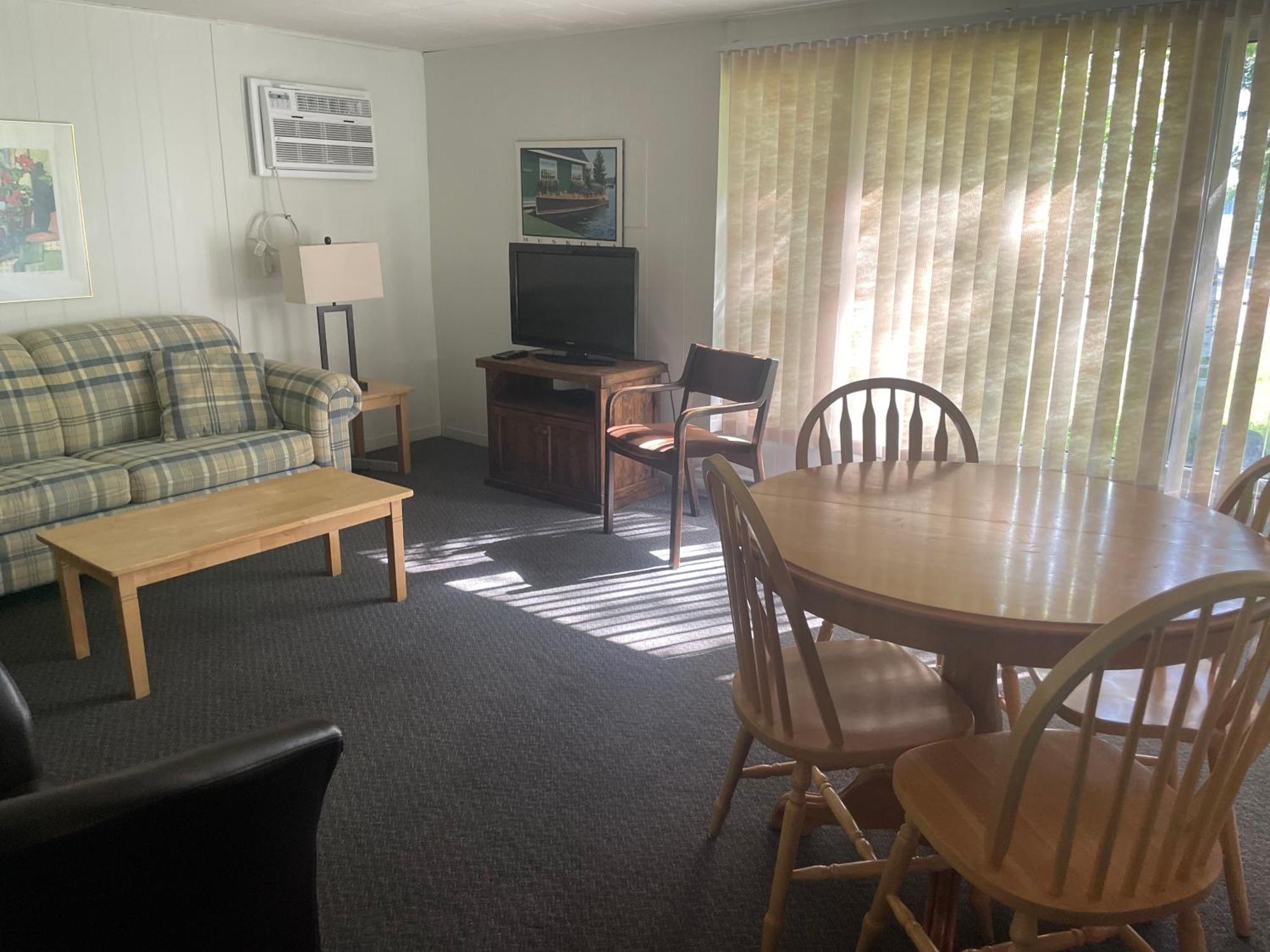 Colonial Bay Motel&Cottages Huntsville Esterno foto