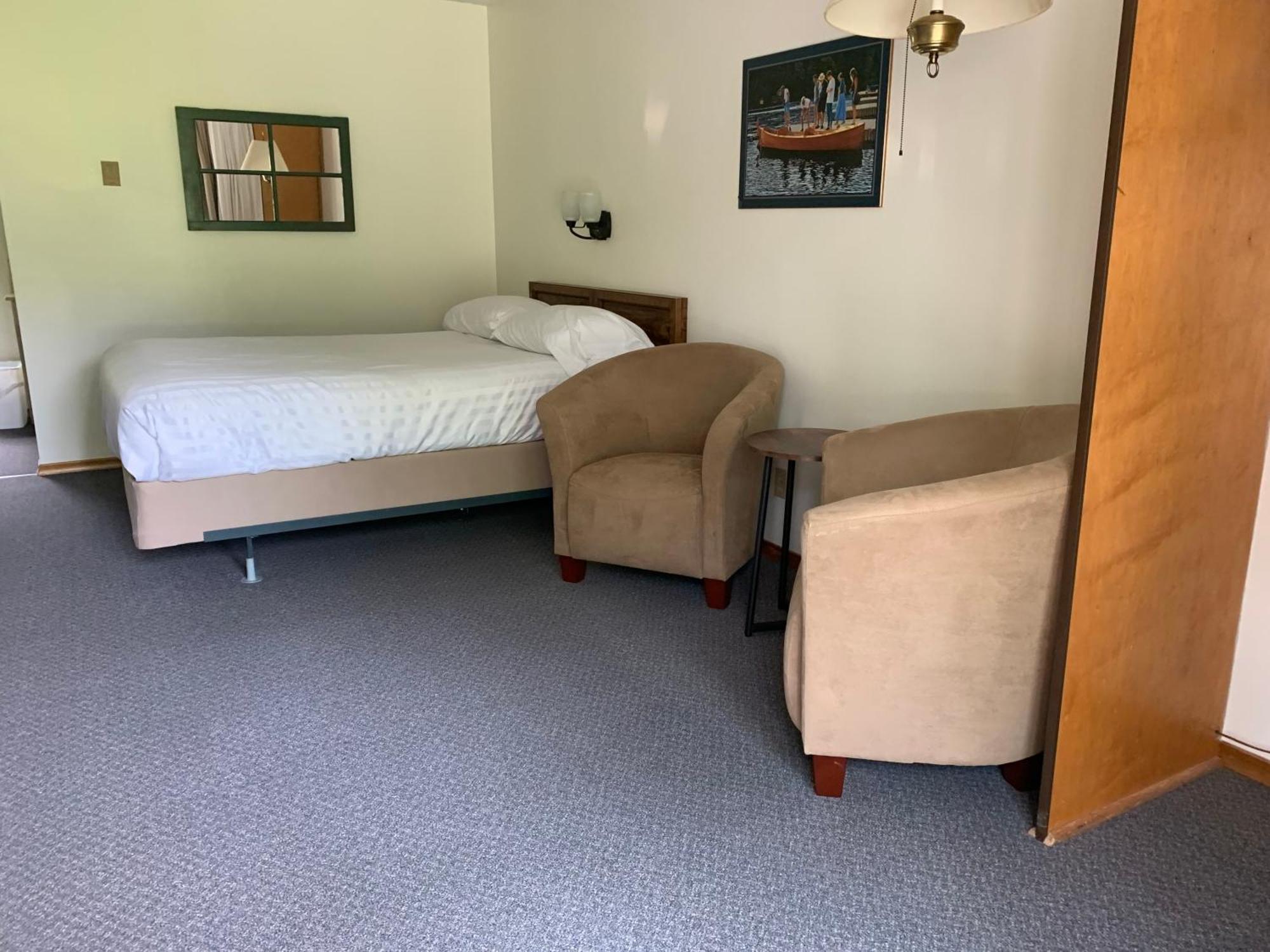 Colonial Bay Motel&Cottages Huntsville Esterno foto